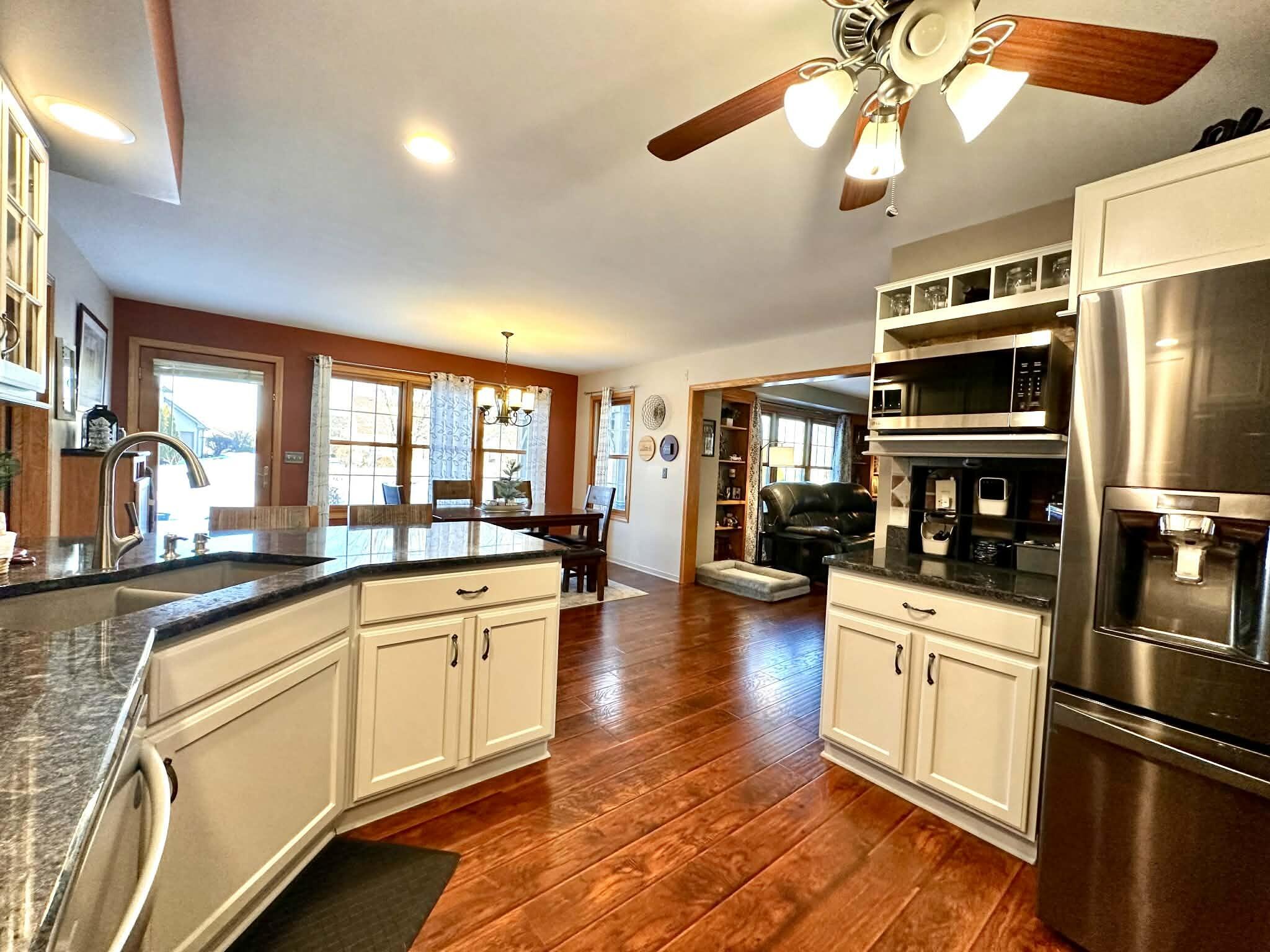 10306 83rd Place Pleasant Prairie, WI 53158 - Photo 3 of 60 Kitchen2