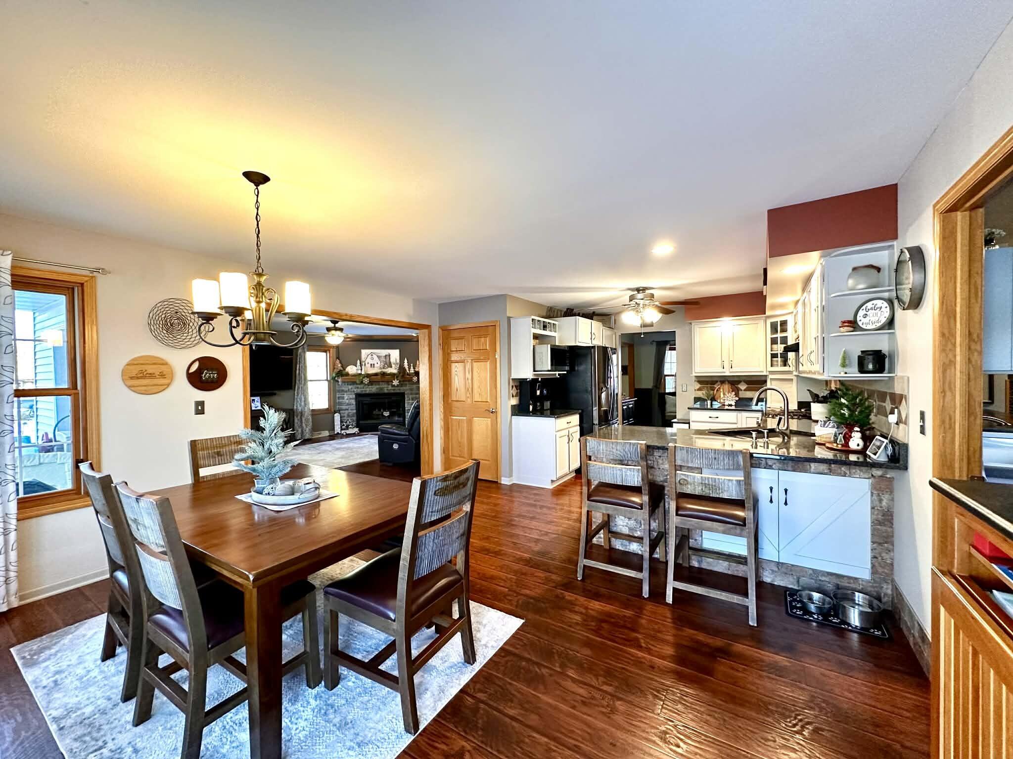 10306 83rd Place Pleasant Prairie, WI 53158 - Photo 4 of 60 Kitchen-Eat-In