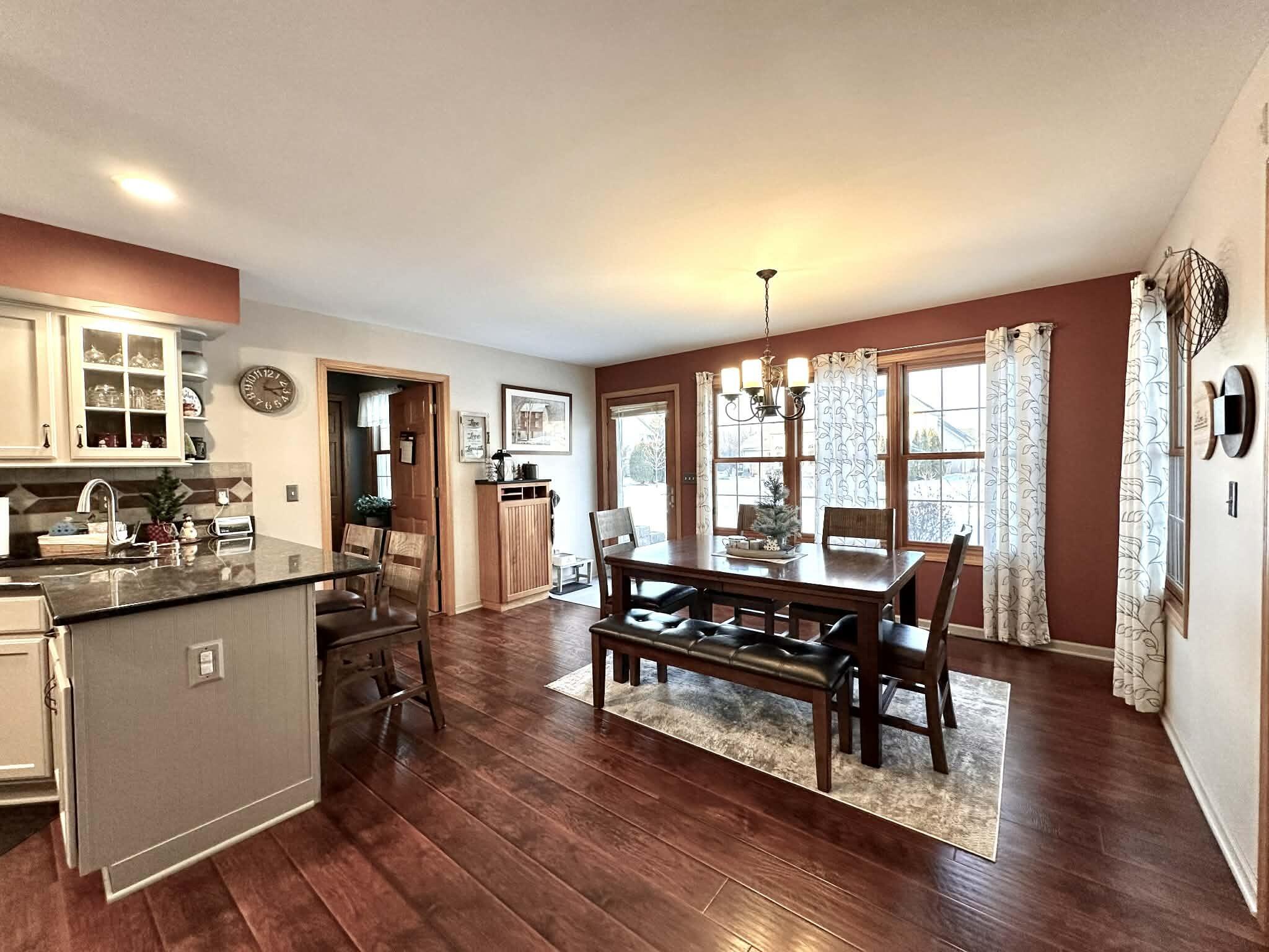 10306 83rd Place Pleasant Prairie, WI 53158 - Photo 7 of 60 Eat-in area3