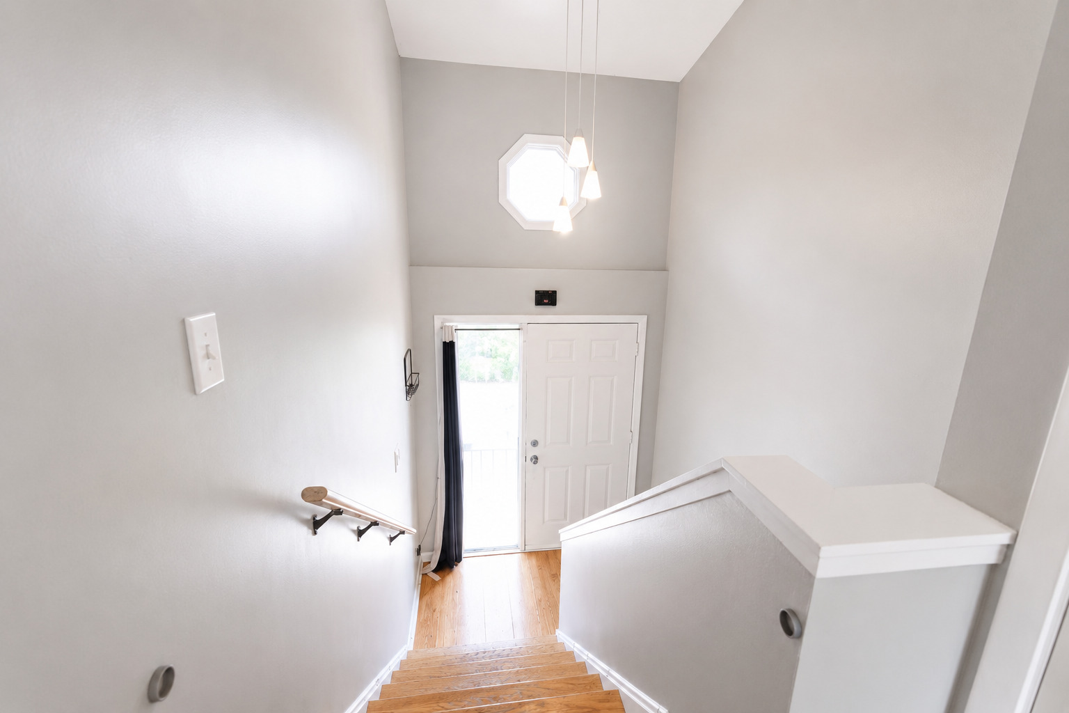 812 Maple Lane Wheeling, IL 60090 - Photo 5 of 18 Gallery Image 5
