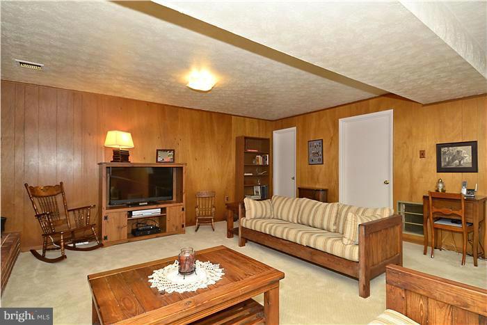 230 Rolling Road Gaithersburg, MD 20877 - Photo 13 of 30 Family Room