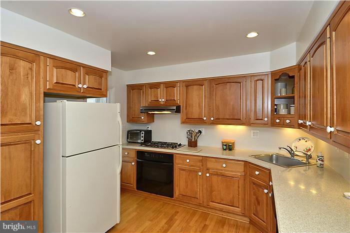 230 Rolling Road Gaithersburg, MD 20877 - Photo 3 of 30 Kitchen