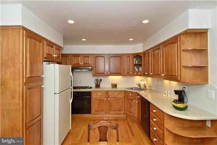 230 Rolling Road Gaithersburg, MD 20877 - Photo 9 of 30 Kitchen