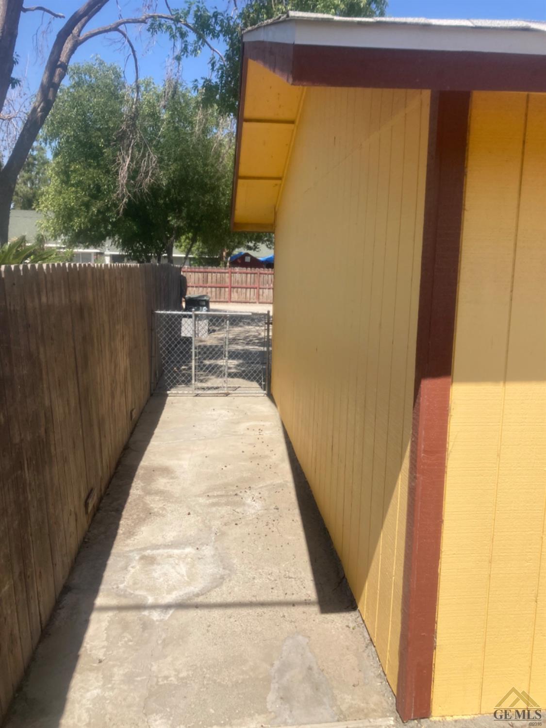 Undisclosed Address Buttonwillow, CA 93206 - Photo 53 of 56 a view of balcony with furniture
