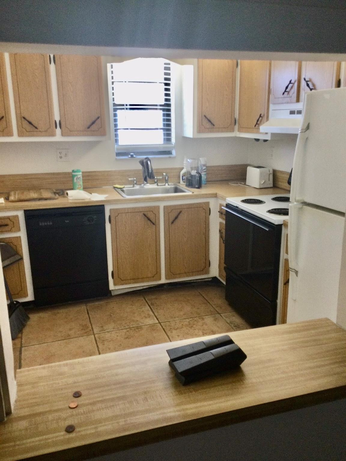 9233 Southwest 8th Street, Unit 110 Boca Raton, FL 33428 - Photo 5 of 14 Kitchen