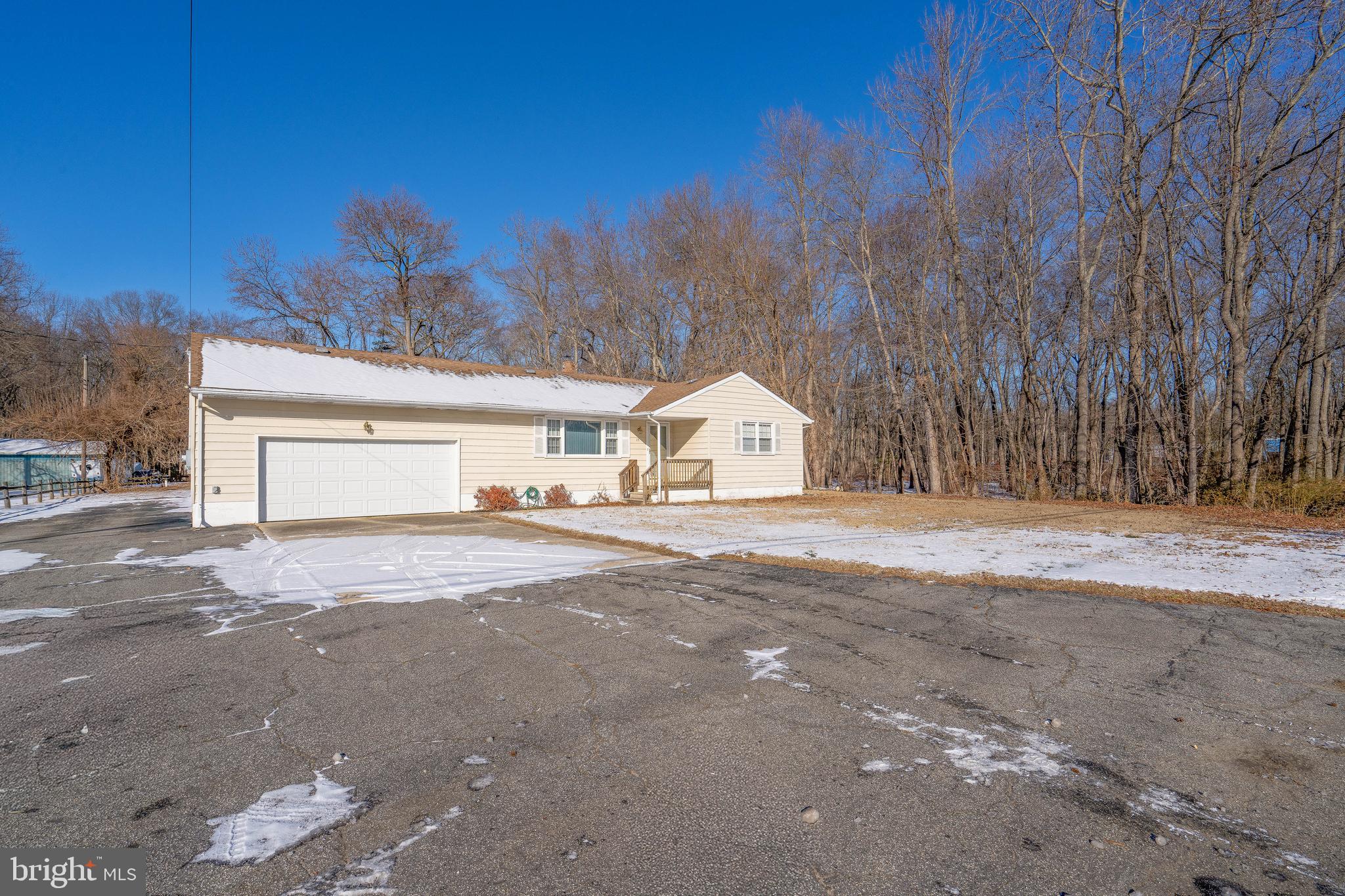 15 North Hook Road Pennsville, NJ 08070 - Photo 2 of 28 Gallery Image 2