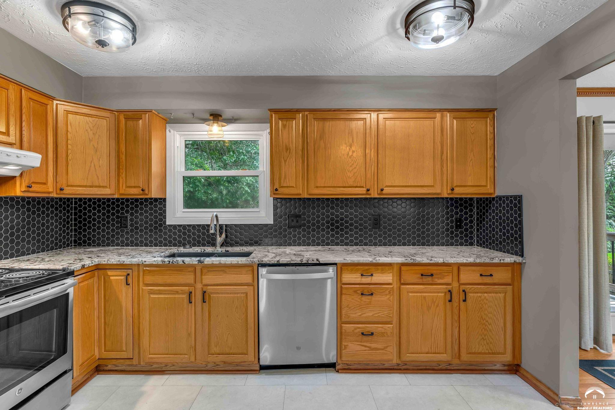 3403 Trail Road Lawrence, KS 66049 - Photo 14 of 51