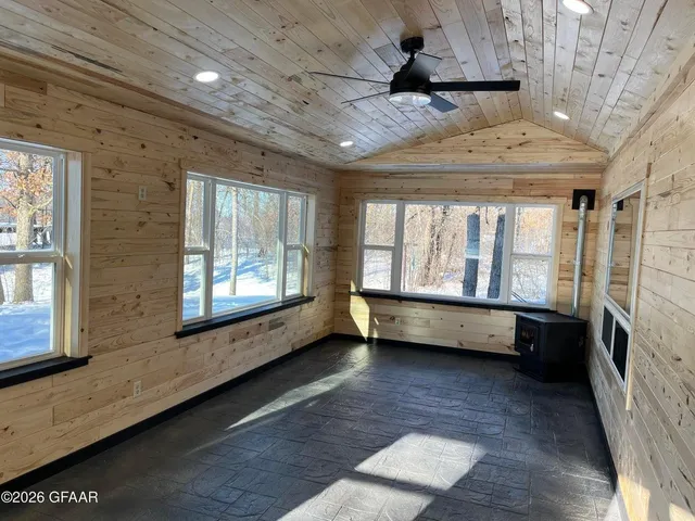 $440,000 | 14073 Red Oak Road Southeast, Mentor, MN 56736