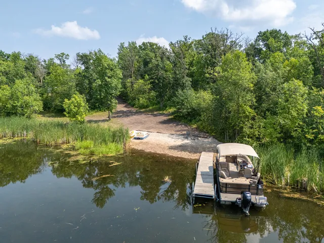 $440,000 | 14073 Red Oak Road Southeast, Mentor, MN 56736