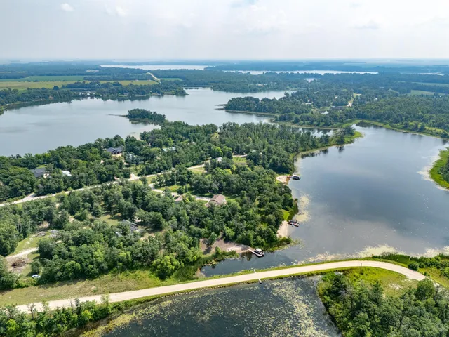 $440,000 | 14073 Red Oak Road Southeast, Mentor, MN 56736