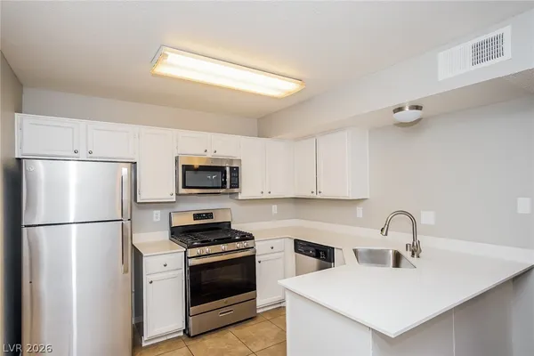 $1,900 | 6708 West Sheffield Drive, Las Vegas, NV 89108