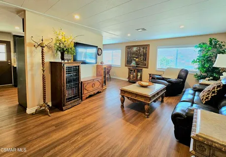 $295,000 | 2 Robertson Way, Newbury Park, CA 91320