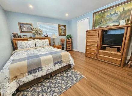$295,000 | 2 Robertson Way, Newbury Park, CA 91320