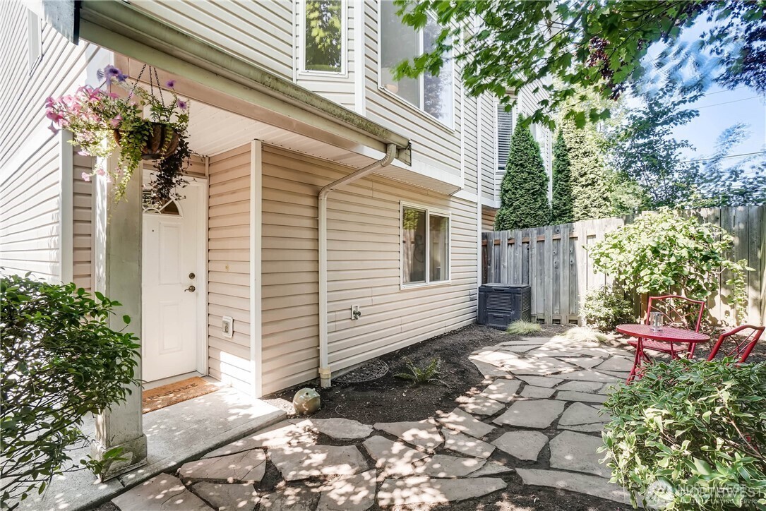 1417 North 97th Street Seattle, WA 98103 - Photo 2 of 16