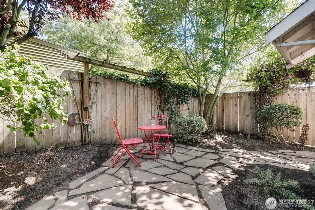 1417 North 97th Street Seattle, WA 98103 - Photo 3 of 16