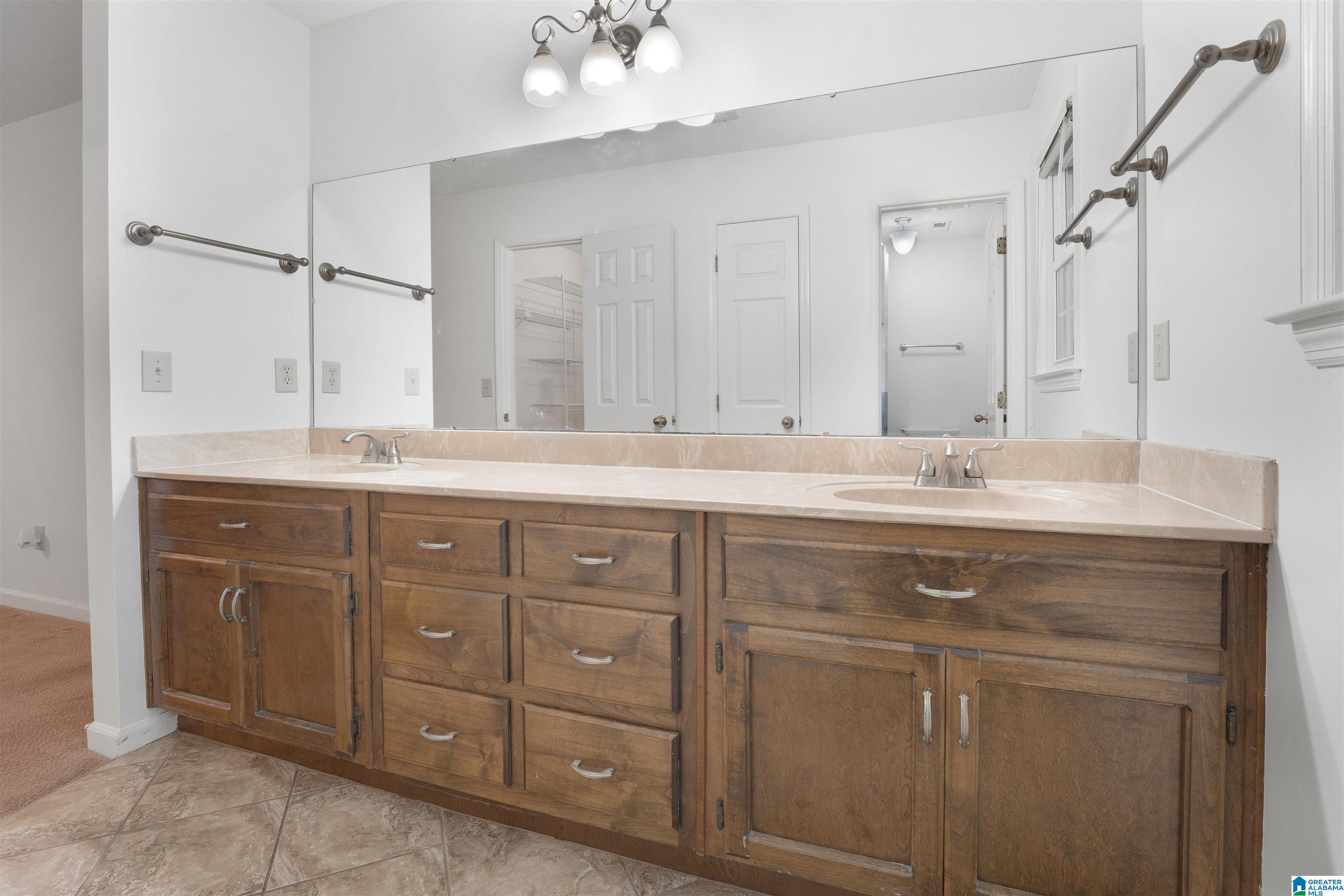 2113 Aaron Road Pelham, AL 35124 - Photo 12 of 22 Gallery Image 12