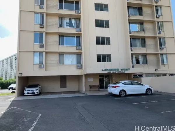 $1,700 | 909 Ala Nanala Street, Unit 402, Honolulu, HI 96818