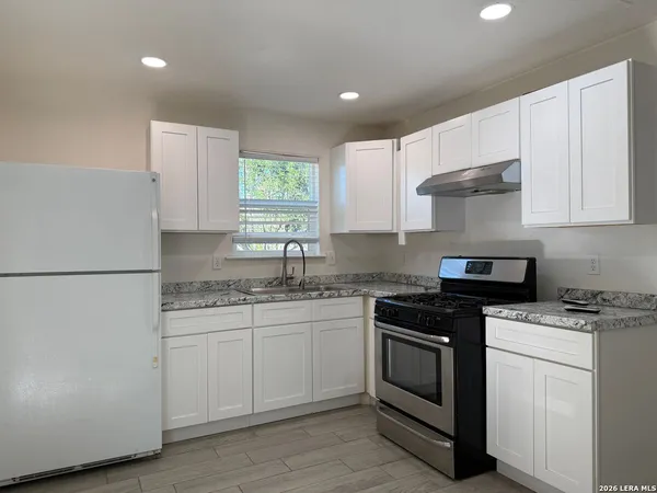 $930 | 166 El Monte Boulevard, Unit 3, San Antonio, TX 78212