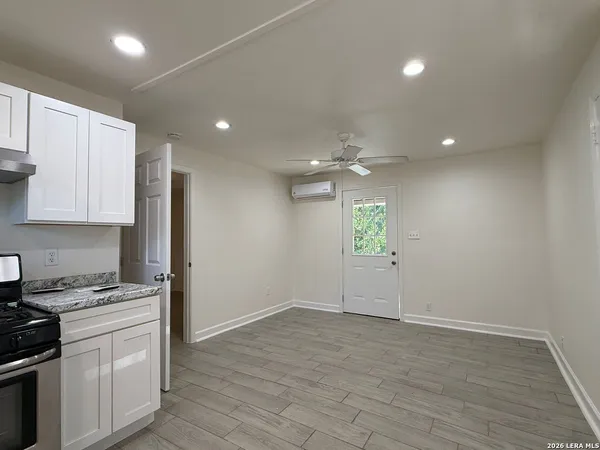 $930 | 166 El Monte Boulevard, Unit 3, San Antonio, TX 78212