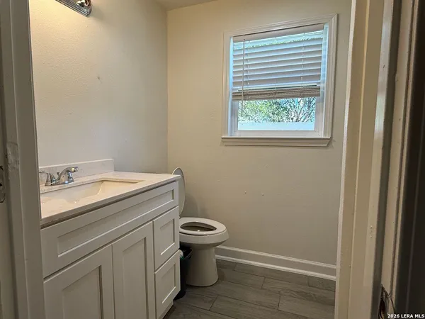 $930 | 166 El Monte Boulevard, Unit 3, San Antonio, TX 78212