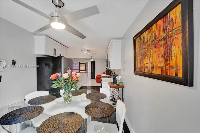 $374,900 | 3301 Raleigh Street, Unit 4E, Hollywood, FL 33021