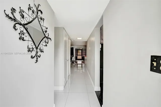 $374,900 | 3301 Raleigh Street, Unit 4E, Hollywood, FL 33021