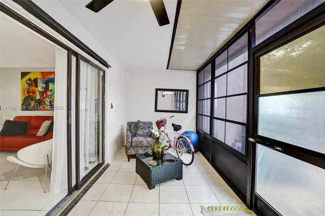 $374,900 | 3301 Raleigh Street, Unit 4E, Hollywood, FL 33021