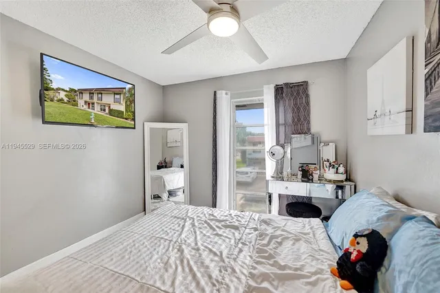 $374,900 | 3301 Raleigh Street, Unit 4E, Hollywood, FL 33021