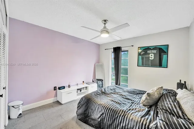 $374,900 | 3301 Raleigh Street, Unit 4E, Hollywood, FL 33021