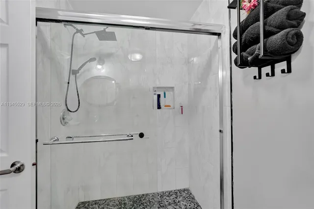 $374,900 | 3301 Raleigh Street, Unit 4E, Hollywood, FL 33021