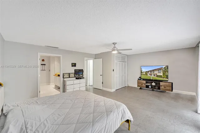 $374,900 | 3301 Raleigh Street, Unit 4E, Hollywood, FL 33021