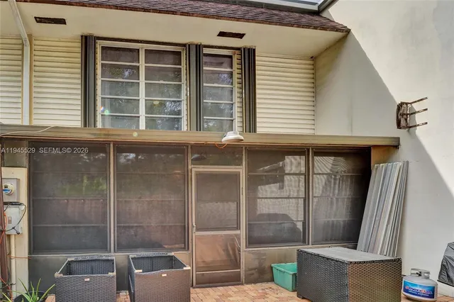 $374,900 | 3301 Raleigh Street, Unit 4E, Hollywood, FL 33021