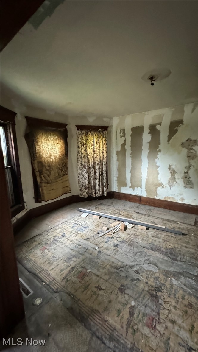 717 Lawrence Road Northeast Canton, OH 44704 - Photo 4 of 28 Gallery Image 4