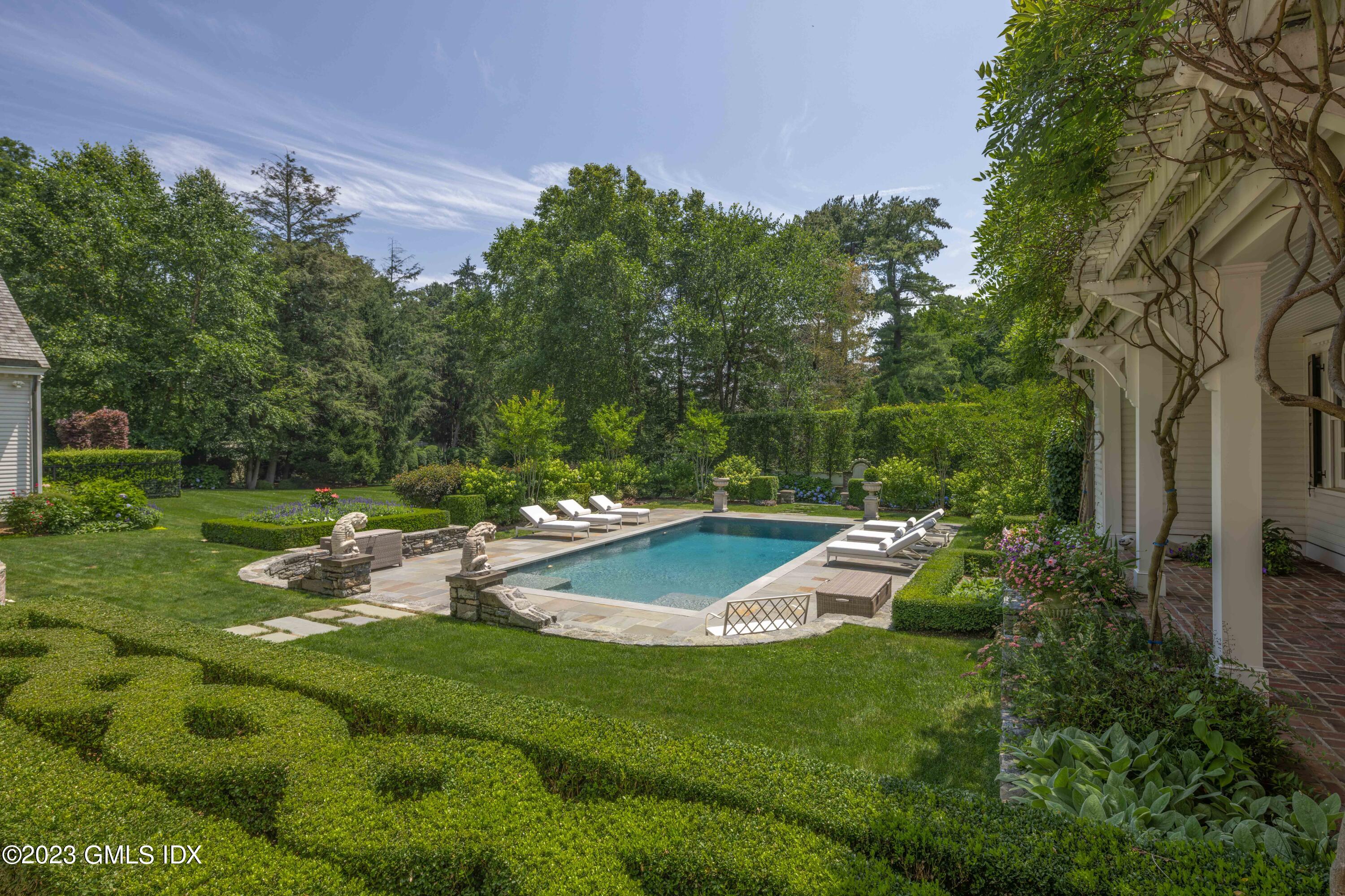 80 Round Hill Road Greenwich, CT 06831 - Photo 49 of 57 Garden