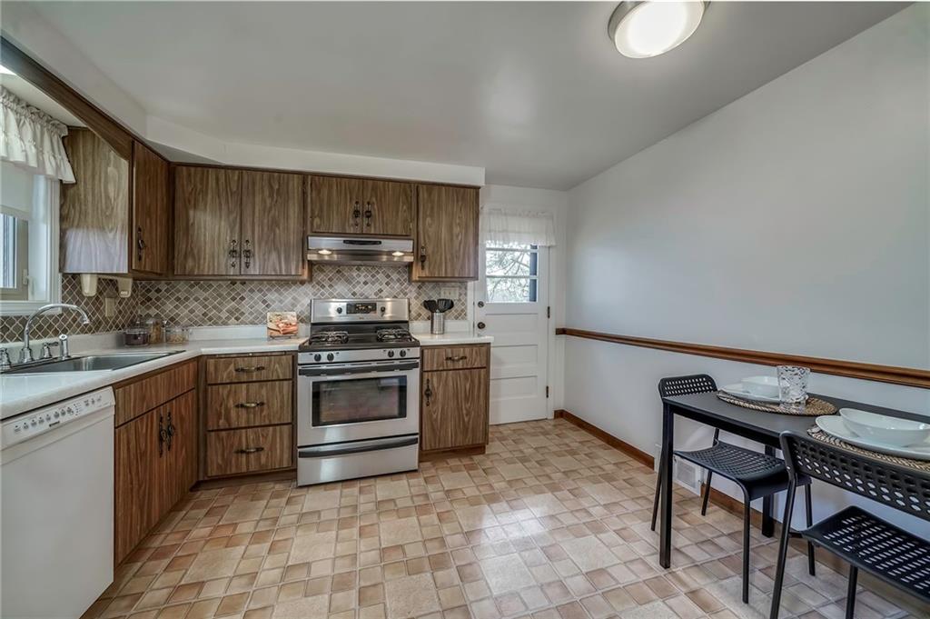 2503 Beaver Grade Road Moon Township, PA 15108 - Photo 10 of 25 Gallery Image 10