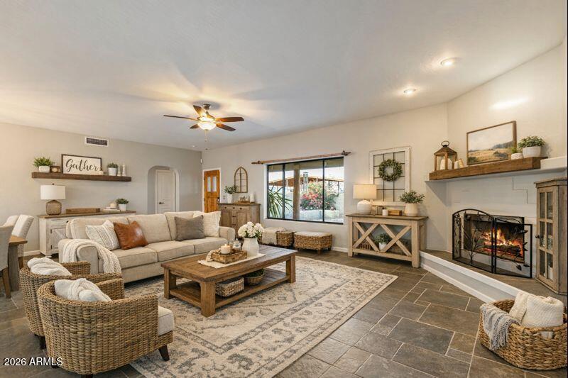 1009 East Carlise Road Phoenix, AZ 85086 - Photo 10 of 57 Gallery Image 10