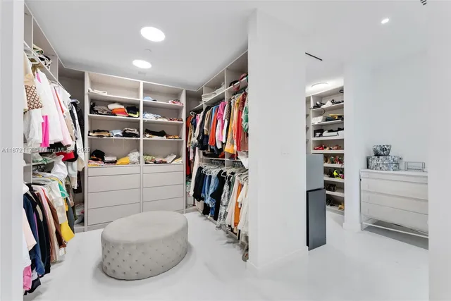 $4,990,000 | 300 Biscayne Blvd Way, Unit 4104C, Miami, FL 33131