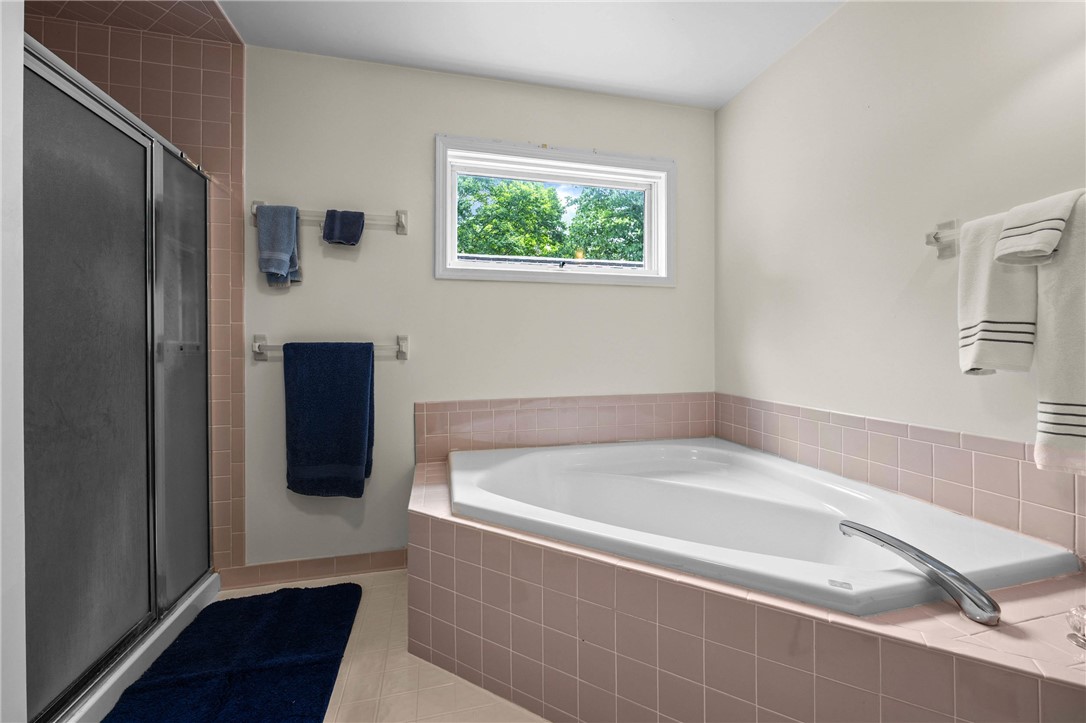 41 Hawks View Mendon, NY 14472 - Photo 30 of 49 Shower and soak your cares away in the whirlpool t