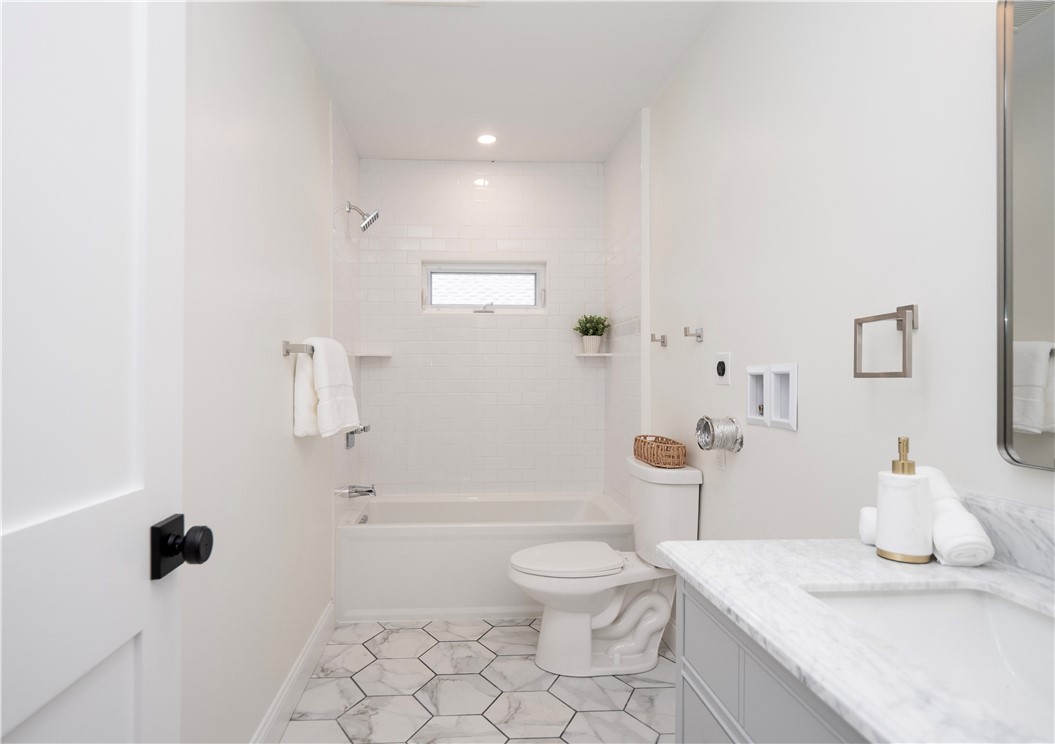31 Prescott Hall Road Newport, RI 02840 - Photo 37 of 45