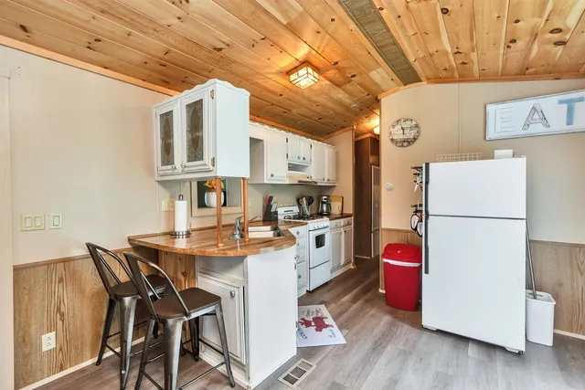 $164,000 | 115 Brookside Drive, Unit 212, Fitzwilliam, NH 03447