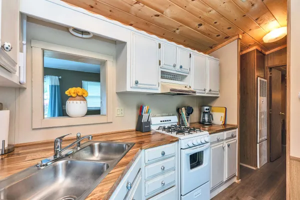 $155,000 | 115 Brookside Drive, Unit 212, Fitzwilliam, NH 03447