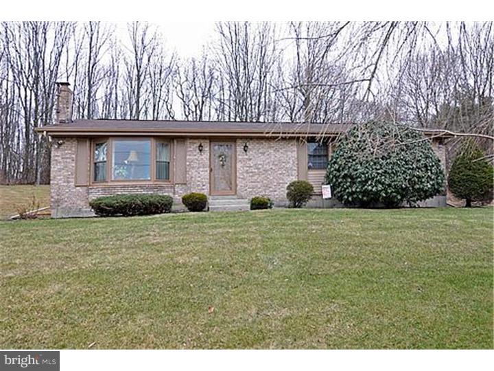 3976 State Road Coopersburg, PA 18036 - Photo 2 of 18 Front Yard