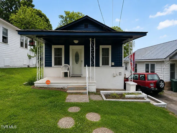 $159,900 | 617 South Roan Street, Elizabethton, TN 37643