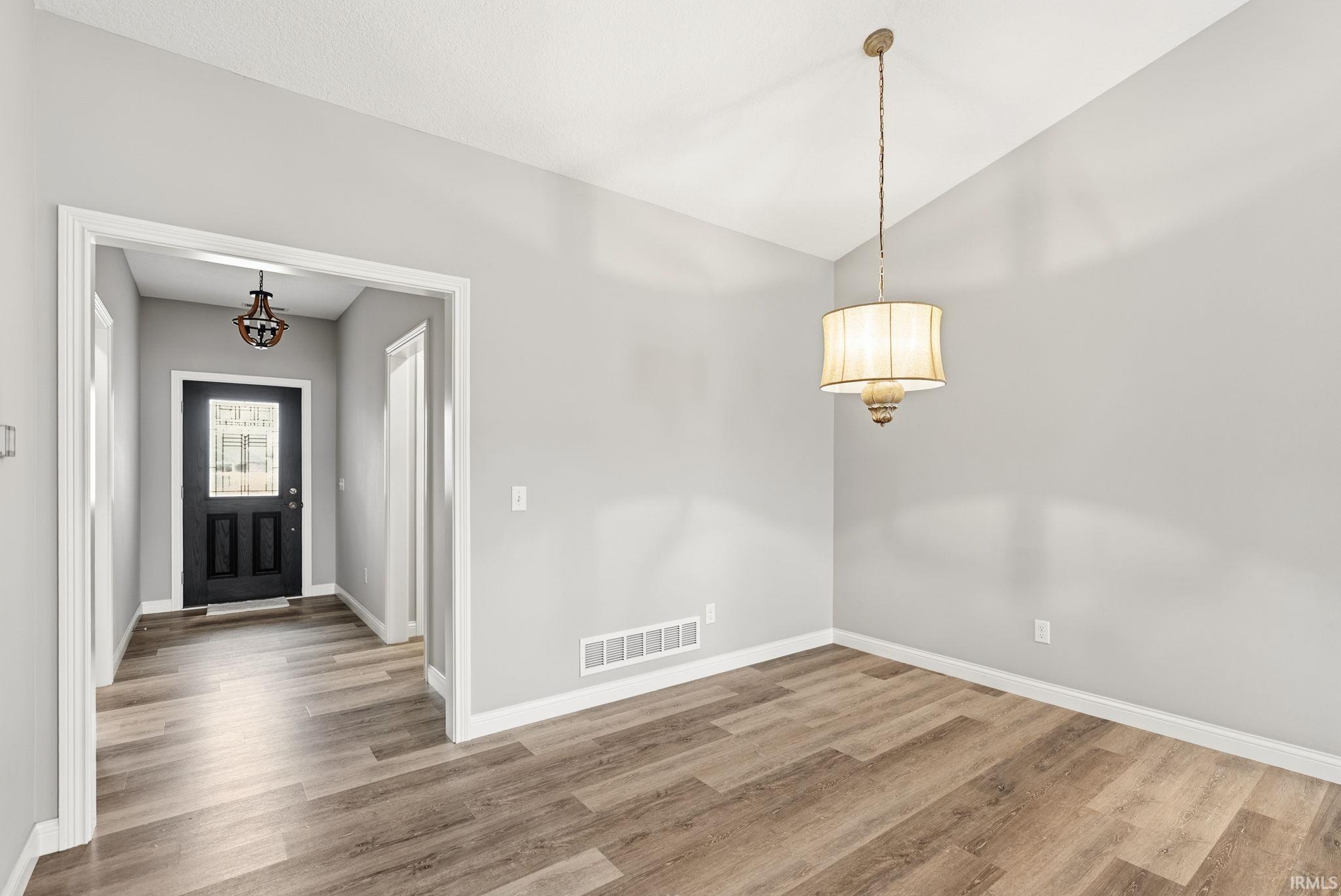 7864 Sunbeam Cove Fort Wayne, IN 46835 - Photo 4 of 29
