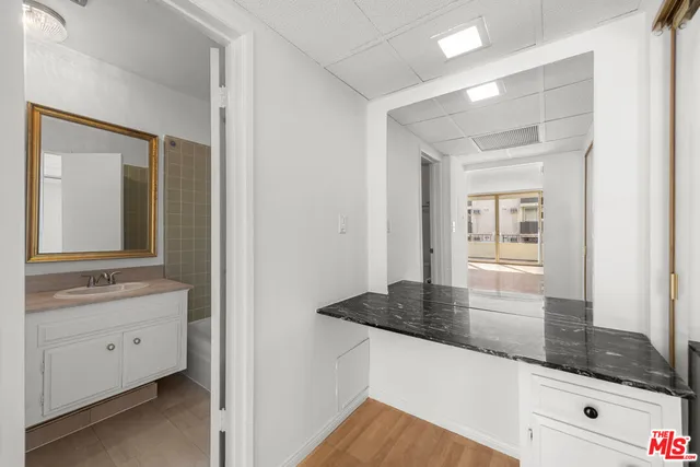 $699,000 | 1300 Midvale Avenue, Unit 408, Los Angeles, CA 90024