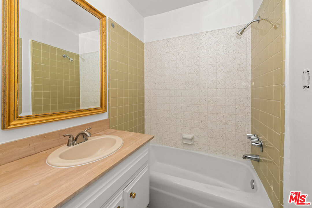 1300 Midvale Avenue, Unit 408 Los Angeles, CA 90024 - Photo 12 of 44