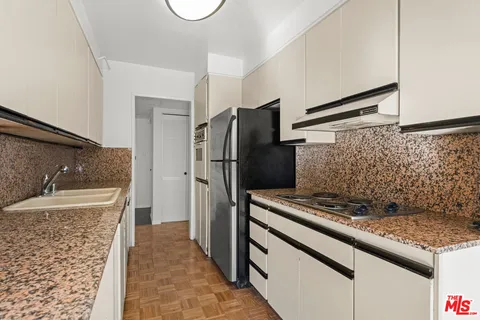 $699,000 | 1300 Midvale Avenue, Unit 408, Los Angeles, CA 90024