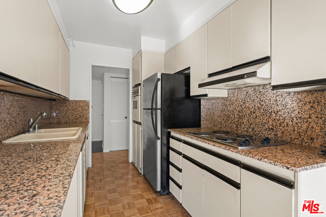 1300 Midvale Avenue, Unit 408 Los Angeles, CA 90024 - Photo 18 of 44