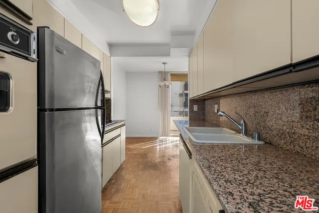 $699,000 | 1300 Midvale Avenue, Unit 408, Los Angeles, CA 90024