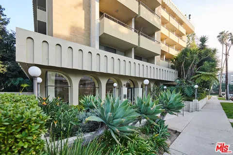 $699,000 | 1300 Midvale Avenue, Unit 408, Los Angeles, CA 90024
